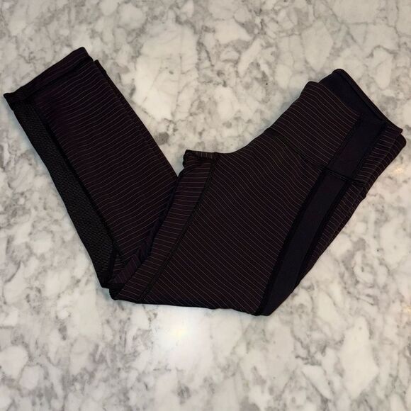LULULEMON ATHLETICA STRIPE CROPS 4 - Picture 1 of 8